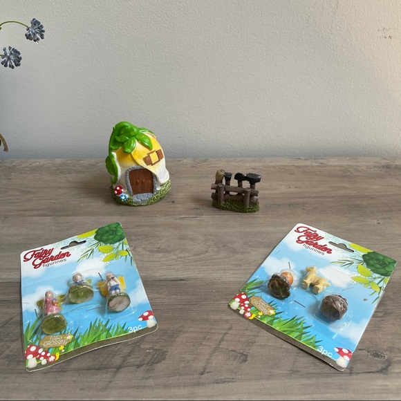 Fairy Garden Set with Yellow House NWT - Picture 2 of 10